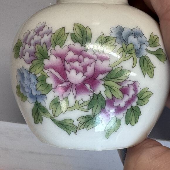 Vintage Mini Chinese Ginger Jar w Lid Floral Peonies Porcelain Asian 2.5" - Picture 3 of 7